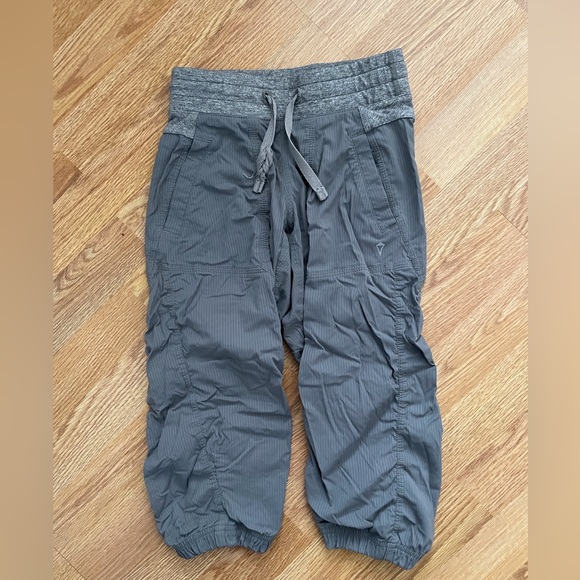 Ivivva Other - Ivivva dance studio Capri pants size 8.